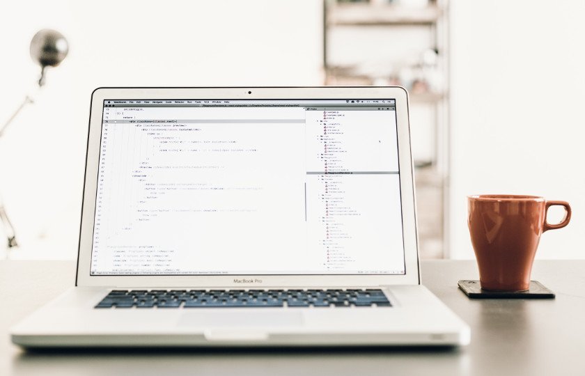 Titelmotiv_-_Blogartikel zu RegEx - die Grundlagen. Arbeiten mit regulären Ausdrücken - Host Europe Blog