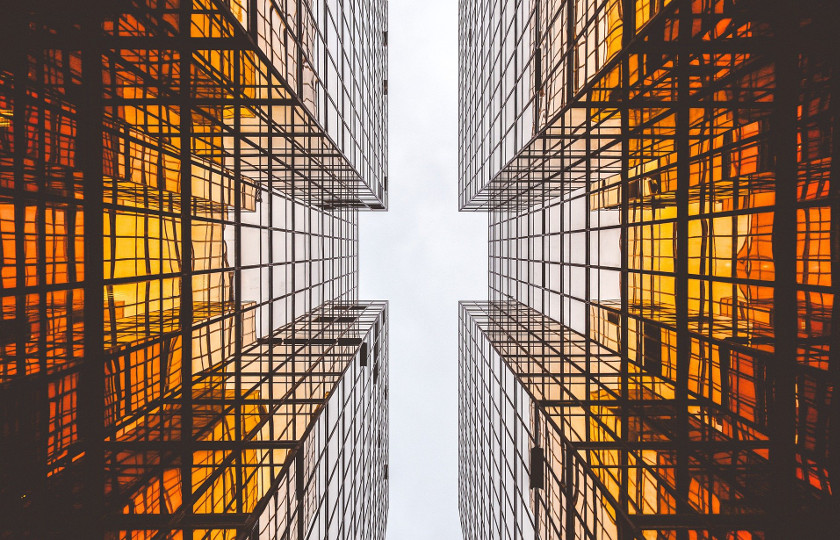 Titelmotiv – Blogartikel - Elementor vs. Thrive Architect: Die beliebten Page-Builder im Vergleich – Host Europe Blog