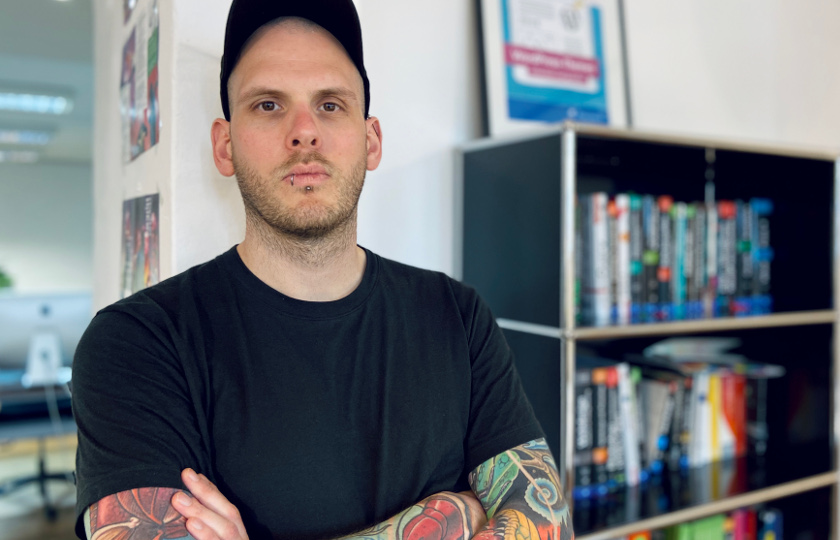 Titelmotiv zum Artikel - UX/UI-Frontend-Design mit WebServern von Host Europe - Interview mit Jonas Hellwig von Kulturbanause.de