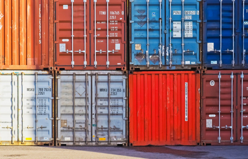 Titelmotiv - Docker vs. Virtual Machine: Was sagen die Experten?