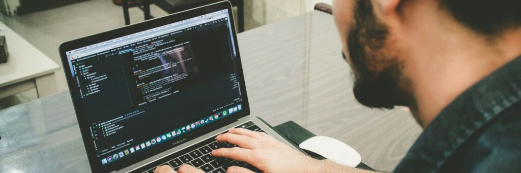 Titelmotiv: Die Programmiersprache Rust – ein Erfahrungsbericht