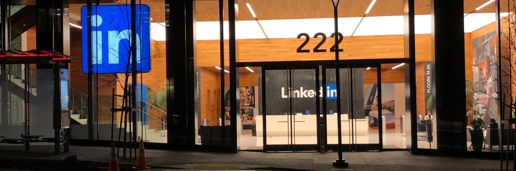 Titelmotiv: Basic-Guide für Ihr erfolgreiches LinkedIn Marketing: Alles, was Unternehmen über das Business-Netzwerk wissen müssen