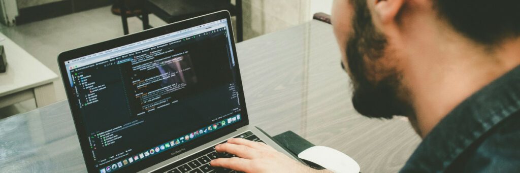 Titelmotiv: cPanel installieren - Wie installiere ich ein Kontrollpanel wie cPanel auf meinem VPS?