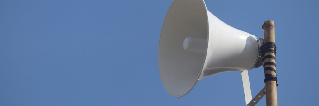 Titelmotiv des Blogartikels zum Thema: Wie Sie kreative Slogans und starke Markenbotschaften entwickeln